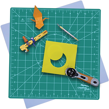 Creative Grids Rotating Cutting Mat 12'' x 12'' (304 x 304mm) With locking  System
